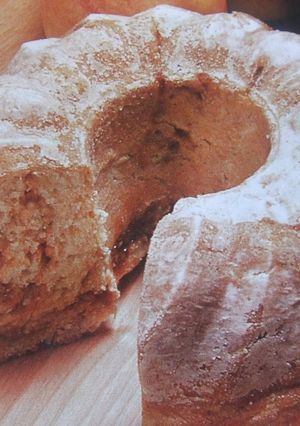 Una foto de Pastel Gugelhupf Alemán de manzana azucarado