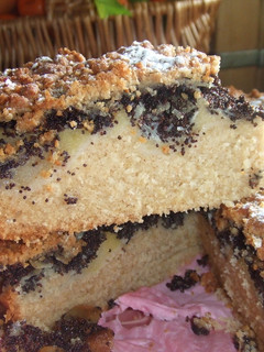 Una foto de Pastel de manzana con semilla de amapola y Streusel