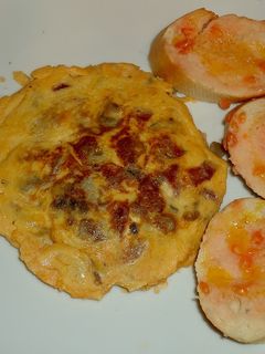 Una foto de Tortilla de setas cultivadas y chorizo Ibérico