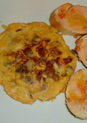Una foto de Tortilla de setas cultivadas y chorizo Ibérico