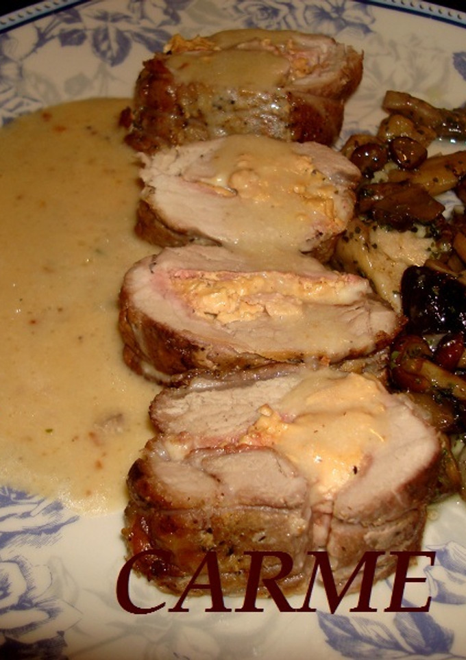 Una foto de Solomillo relleno con mousse de oca y queso mozzarella