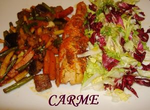 Una foto de Filete de abadejo con verduras y ensalada