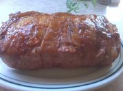 Una foto de pastel de carne con setas