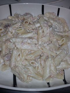 Una foto de Macarrones con atún y mayonesa