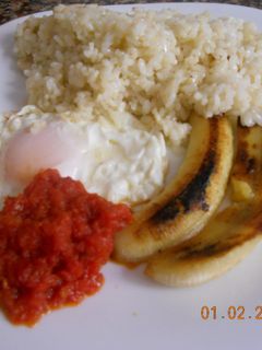 Una foto de Arroz a la cubana con plátano
