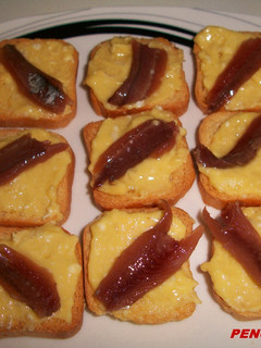 Una foto de Canapés de Almedroc con anchoas