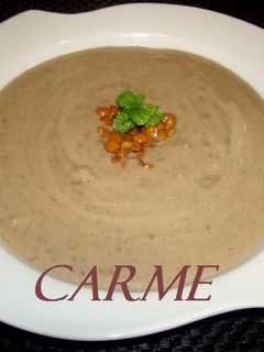 Una foto de Crema de lentejas y berenjena