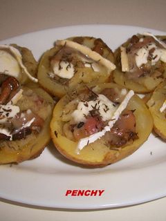 Una foto de Patatas rellenas de setas y queso de cabra