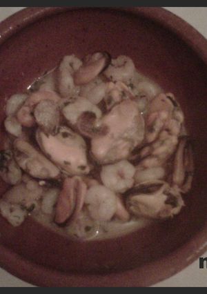 Una foto de Mejillones con gambas al ajillo