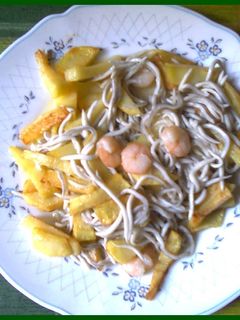Una foto de Revuelto de gulas