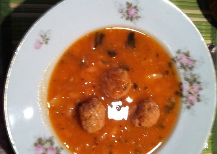 Potaje con albóndigas