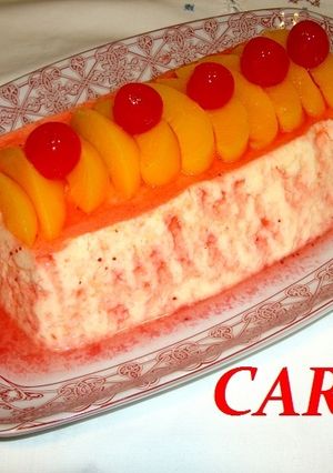 Una foto de Pastel fresco dietético de queso y melocotón