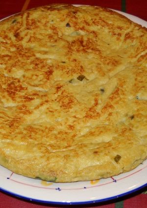 Una foto de Tortilla de patata y espárragos