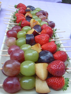 Una foto de Brochetas de fruta maceradas