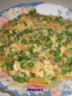 Una foto de Guisantes con huevo revuelto
