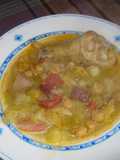 Guiso de garbanzos con pollo y berza