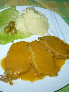 Una foto de Lomo en salsa con zanahoria