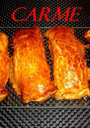 Una foto de Cañas de hojaldre rellenas de chorizo y queso