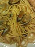 Pasta salteada con almejas y cigalitas