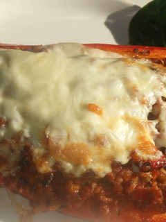 Una foto de Pimientos rellenos de carne, lentejas y queso de Arzúa