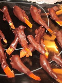 Una foto de Palitos de naranja y chocolate