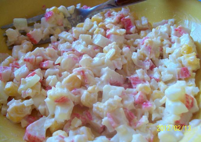 Ensalada de palitos de cangrejo con maíz Receta de Luba Ustinkina- Cookpad