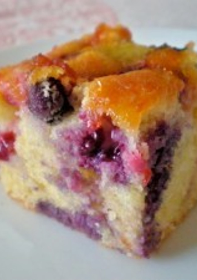 Una foto de Bizcocho con fruta de temporada