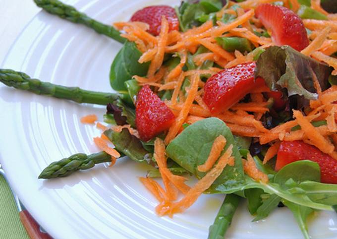 Ensalada De Brotes Tiernos Con Fresas Receta De Odaklesam57- Cookpad