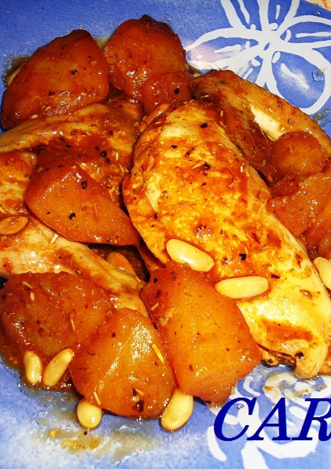 Una foto de Picantones en salsa con patatas y piñones