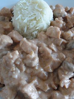 Una foto de Pechugas de pollo al Oporto
