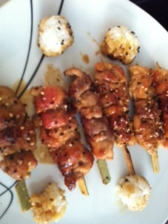 Una foto de Brochetas de pollo tailandesas