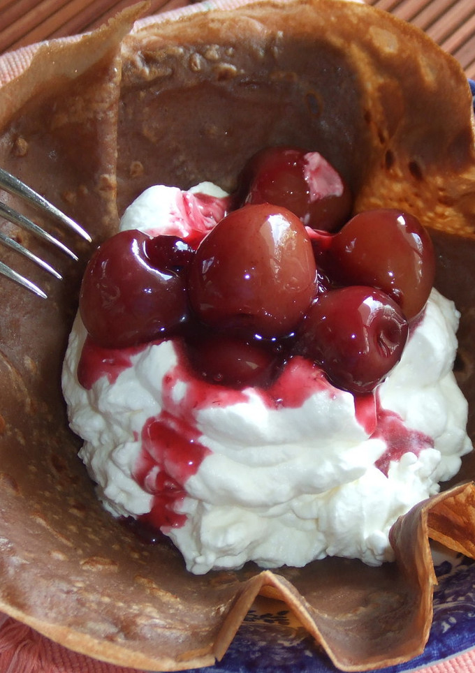 Una foto de Crêpe de chocolate y cherry