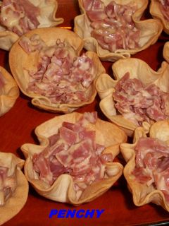 Una foto de Cestitas de bacon con quesitos y nata