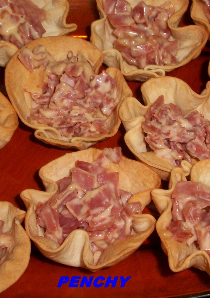 Una foto de Cestitas de bacon con quesitos y nata