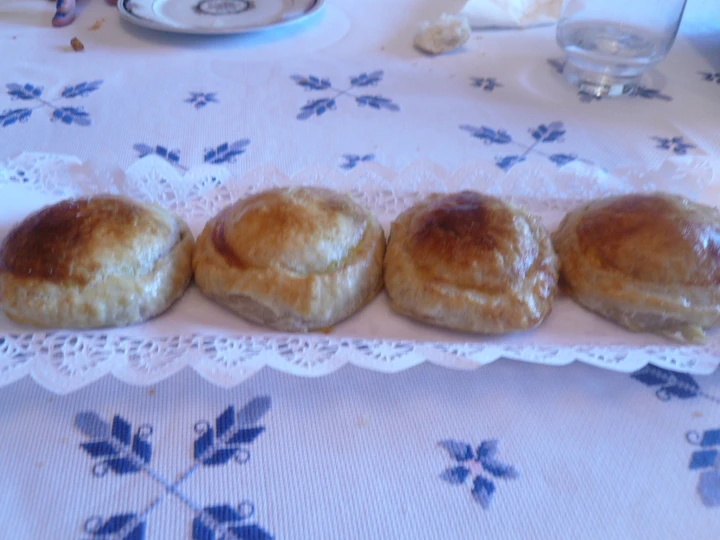 Receta Redonditos de hojaldre de jamón y queso  que Delicioso