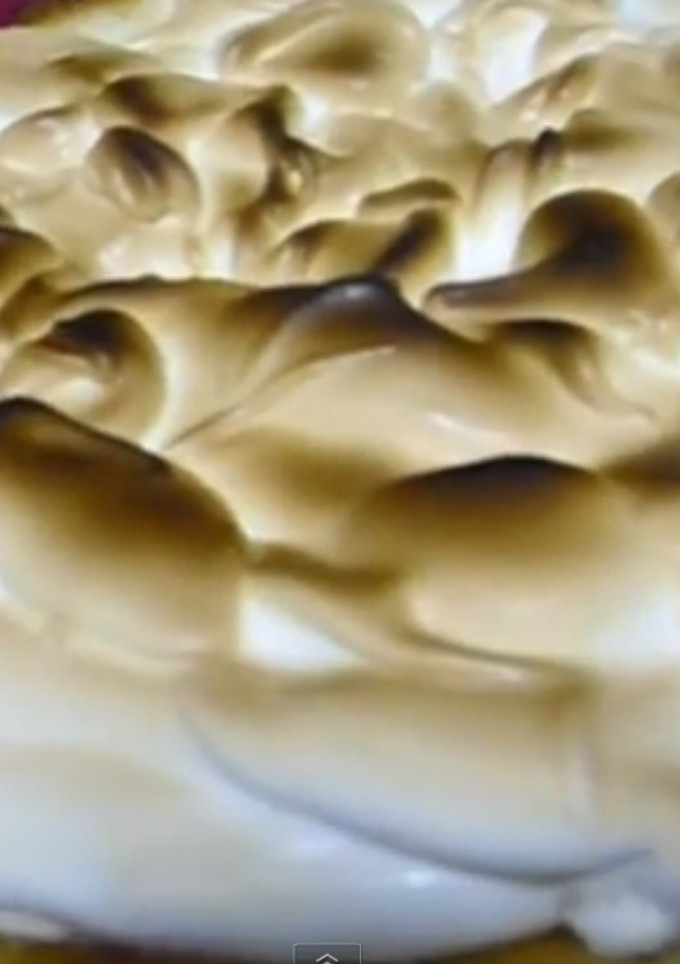 Una foto de Pastel de limón y merengue