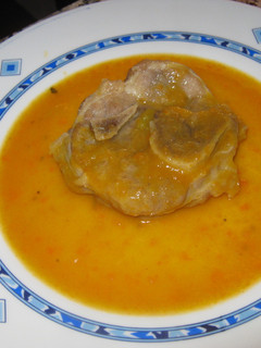 Una foto de Ossobuco de cerdo estofado
