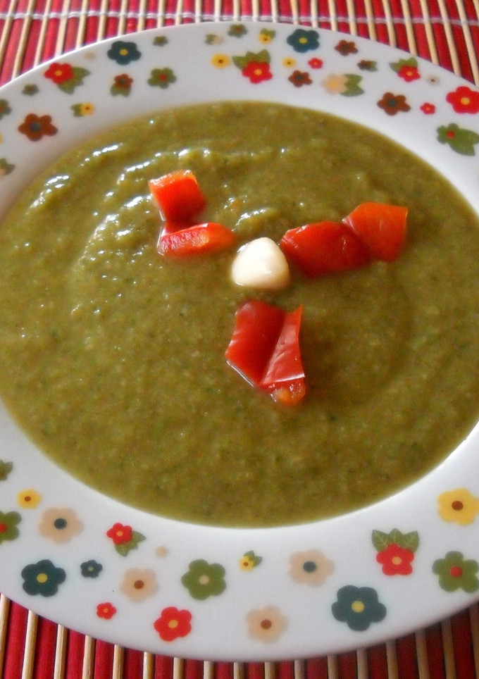 Una foto de Crema de champiñones con acelgas, puerro y apio