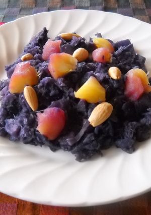 Una foto de Lombarda rehogada con manzana y almendras
