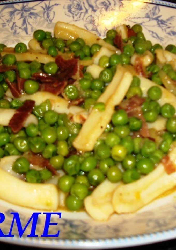 Una foto de Guisantes estofados con calamares