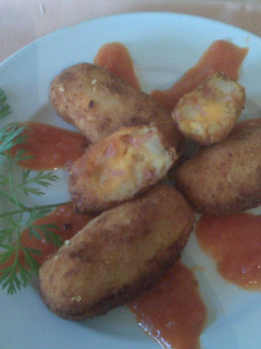 Una foto de Croquetas de papa y camote (batata)