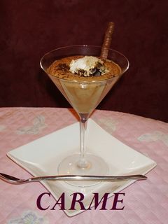 Una foto de Mousse de turrón de praliné de café