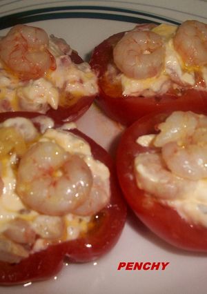 Una foto de Tomates Raf rellenos de gambas