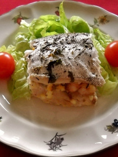 Una foto de Pescadilla rellena de gambas y anchoas