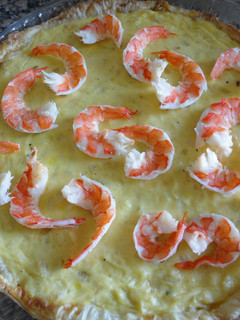 Foto principal de Tarta de puerros con adorno de langostinos