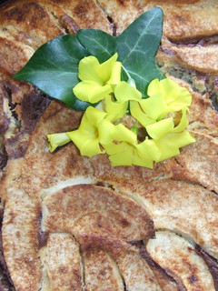 Una foto de Tarta marmolada con manzanas amarillas