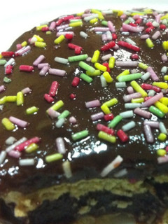 Una foto de Tarta de galletas, natillas y mermelada