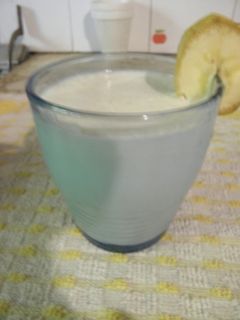 Una foto de Licuado de banana split