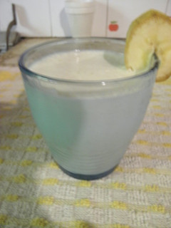 Una foto de Licuado de banana split