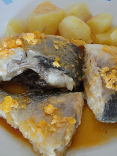 Una foto de Dorada en salsa al estilo menorquín